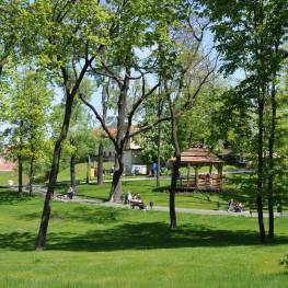 فندق Wieliczka يضم غرف وشقق ومطعم ومؤتمرات ترفيهية في بولندا