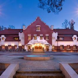 فندق Wieliczka يضم غرف وشقق ومطعم ومؤتمرات ترفيهية في بولندا